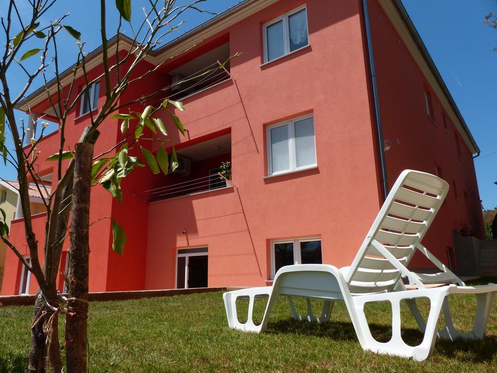 Apartment Luzia Баньоле Екстериор снимка